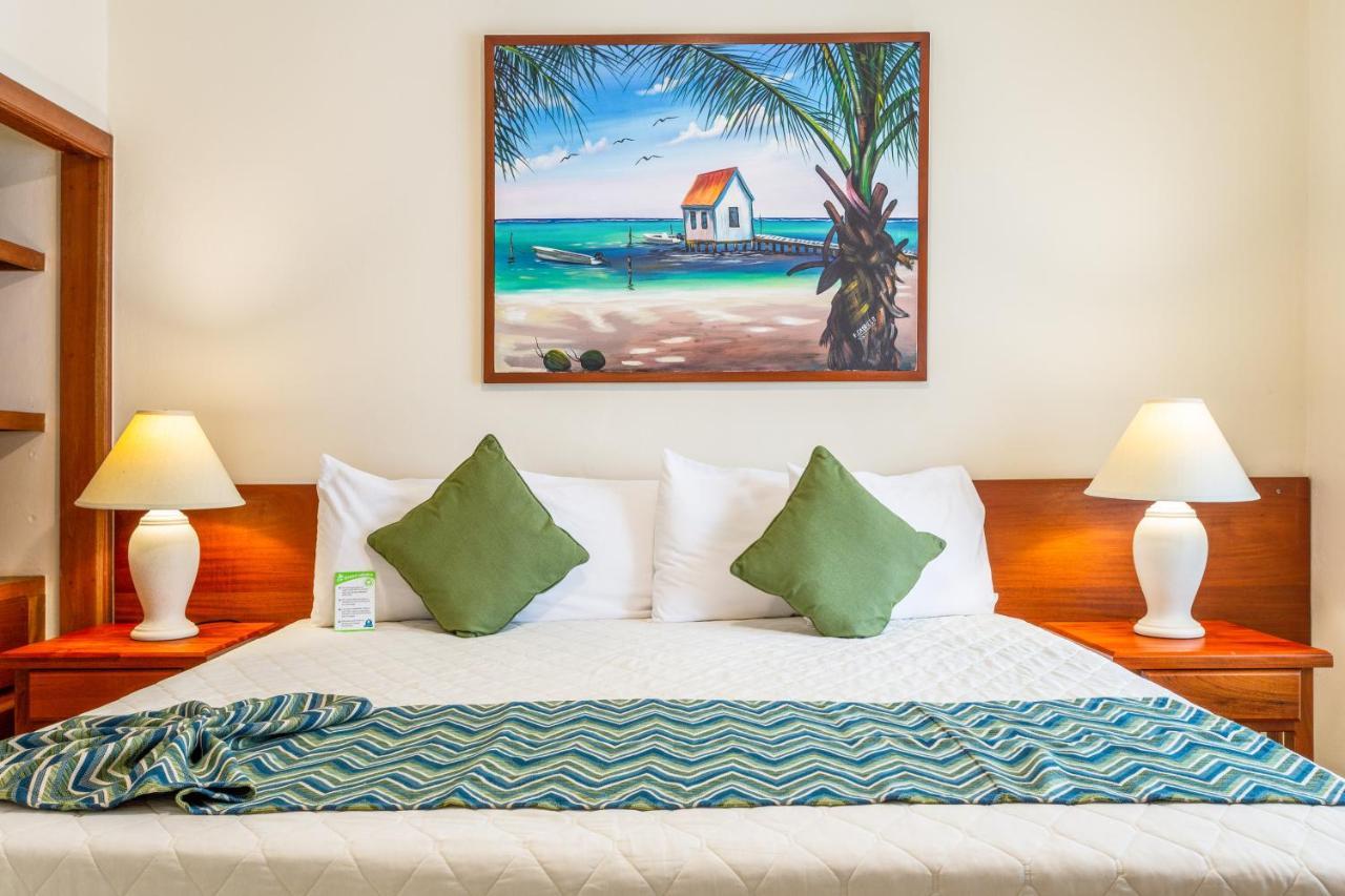 Sunbreeze Suites San Pedro  Exteriör bild