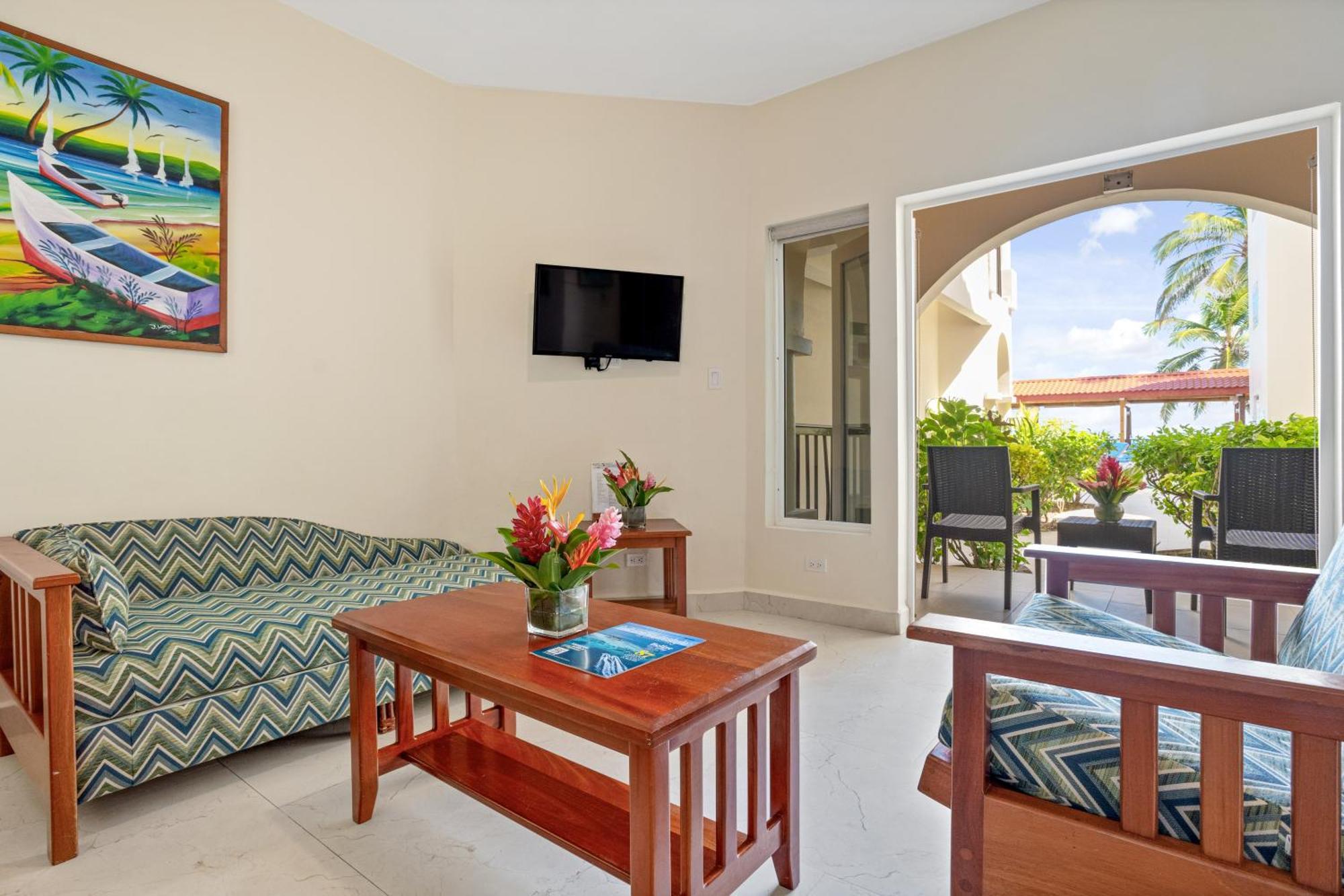 Sunbreeze Suites San Pedro  Exteriör bild