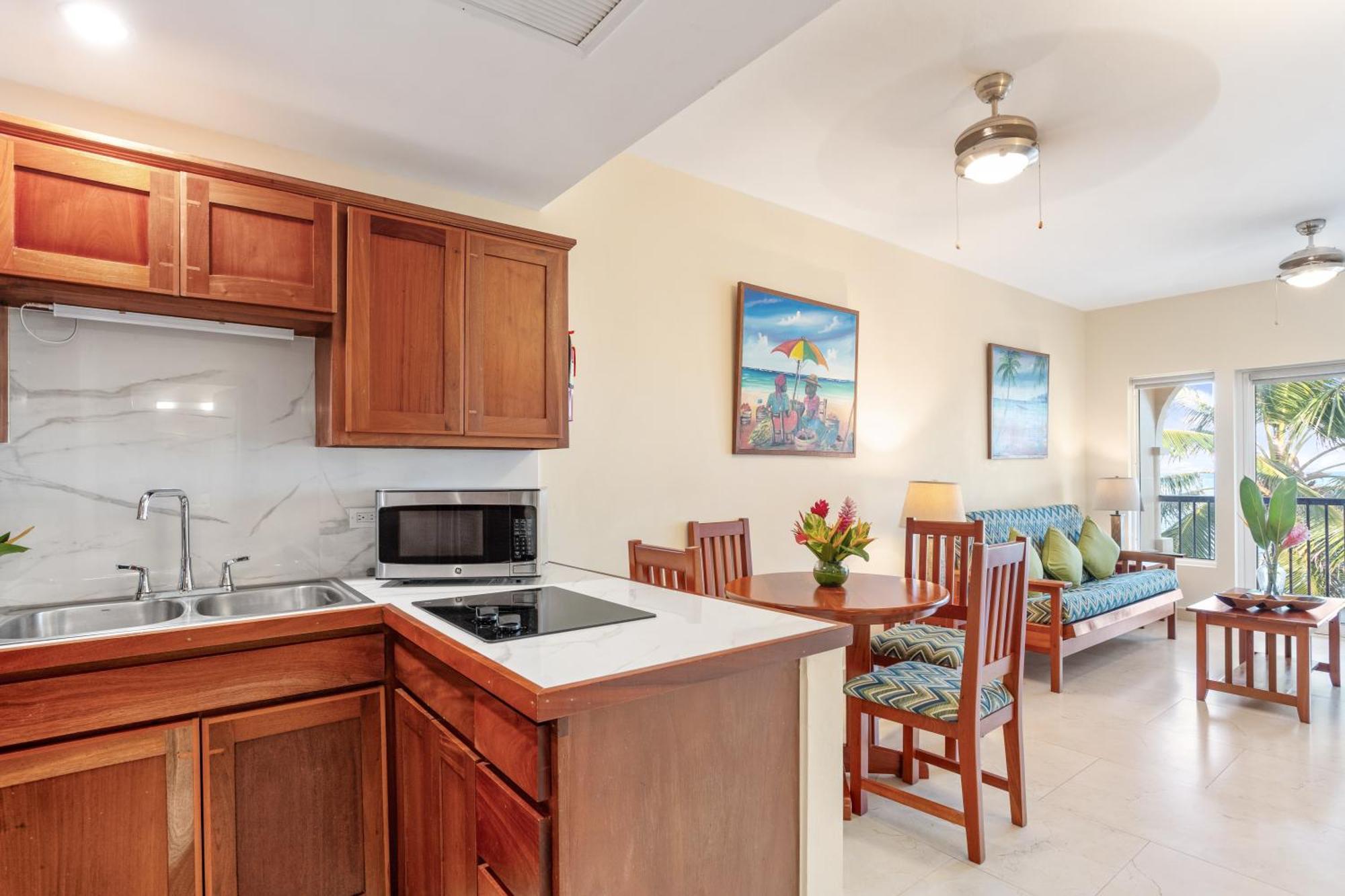 Sunbreeze Suites San Pedro  Exteriör bild