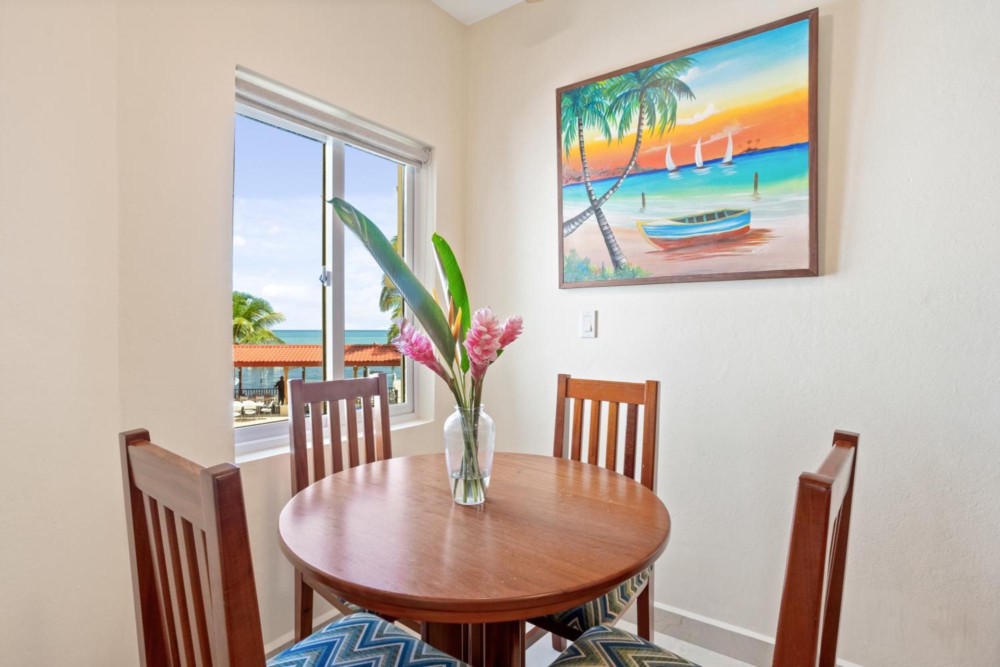 Sunbreeze Suites San Pedro  Exteriör bild